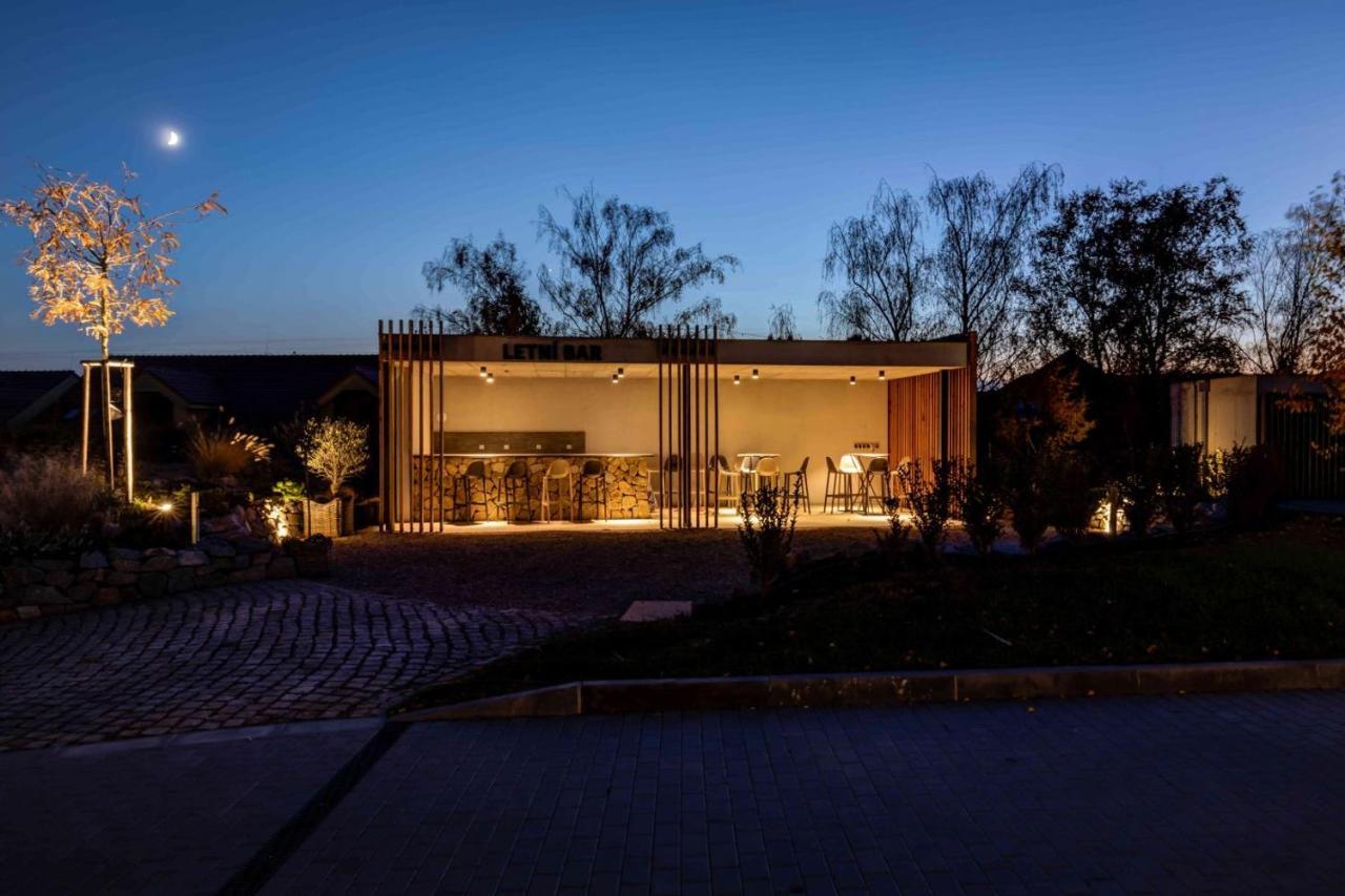 Wellness Hotel Volarik Mikulov Esterno foto
