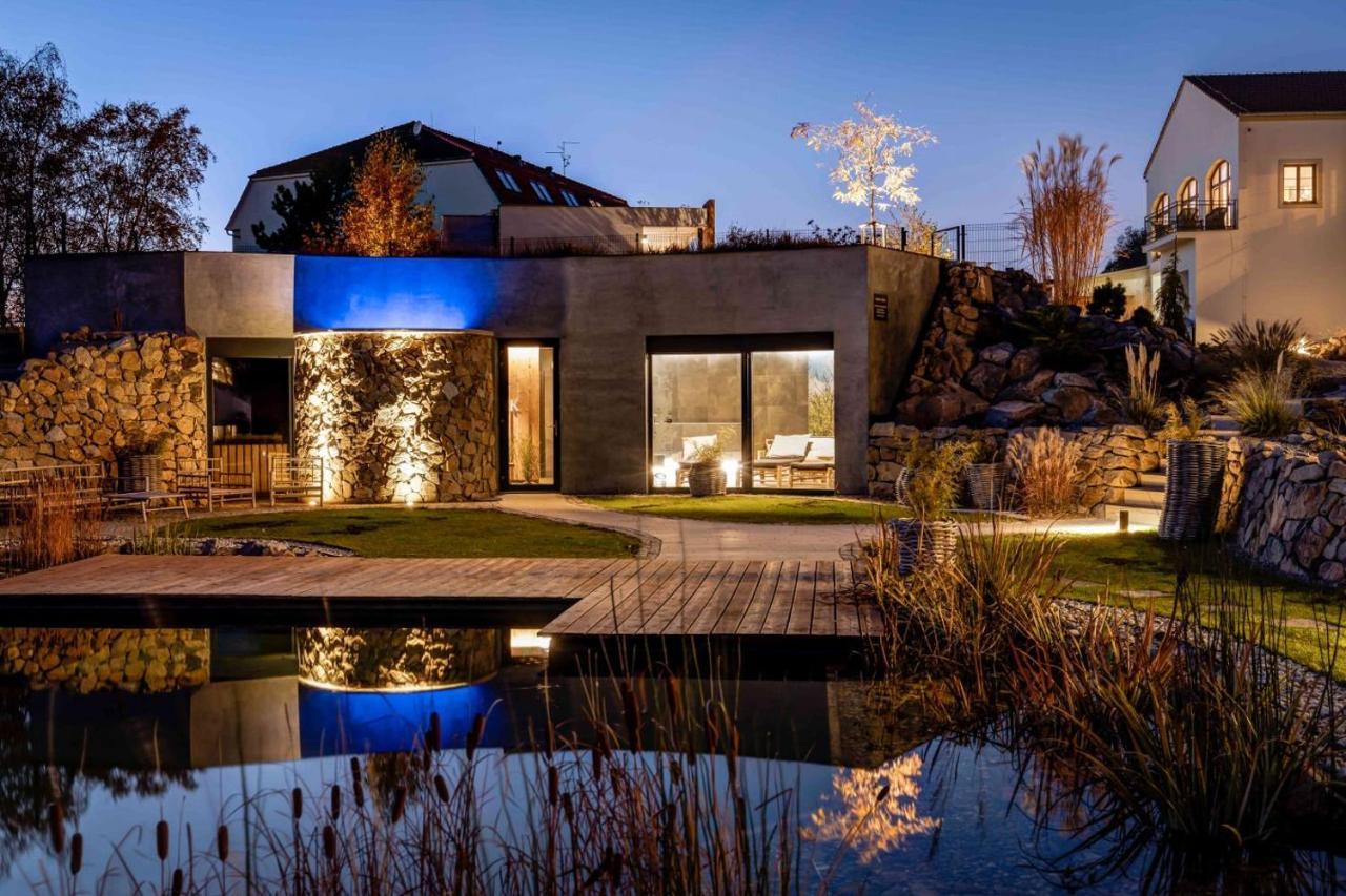 Wellness Hotel Volarik Mikulov Esterno foto