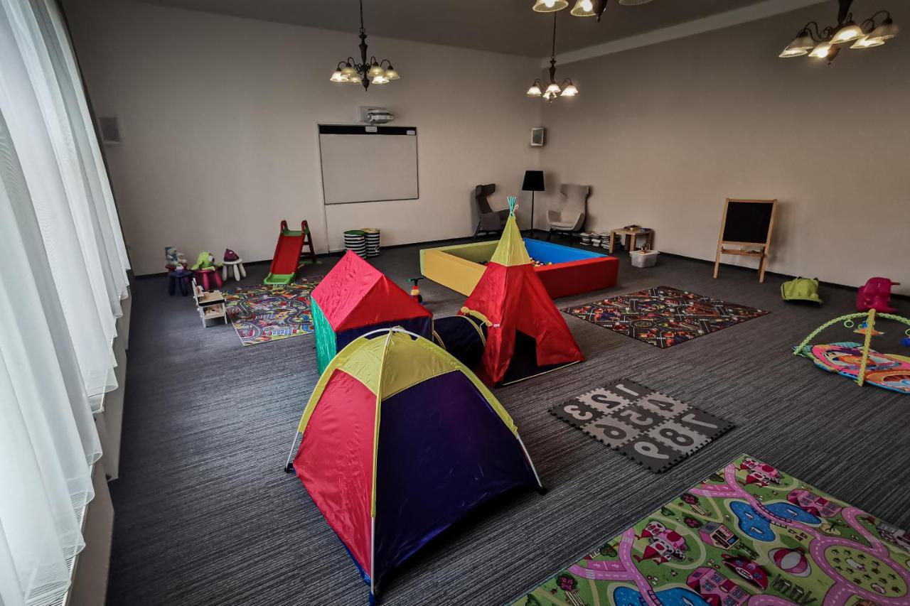 Wellness Hotel Volarik Mikulov Esterno foto