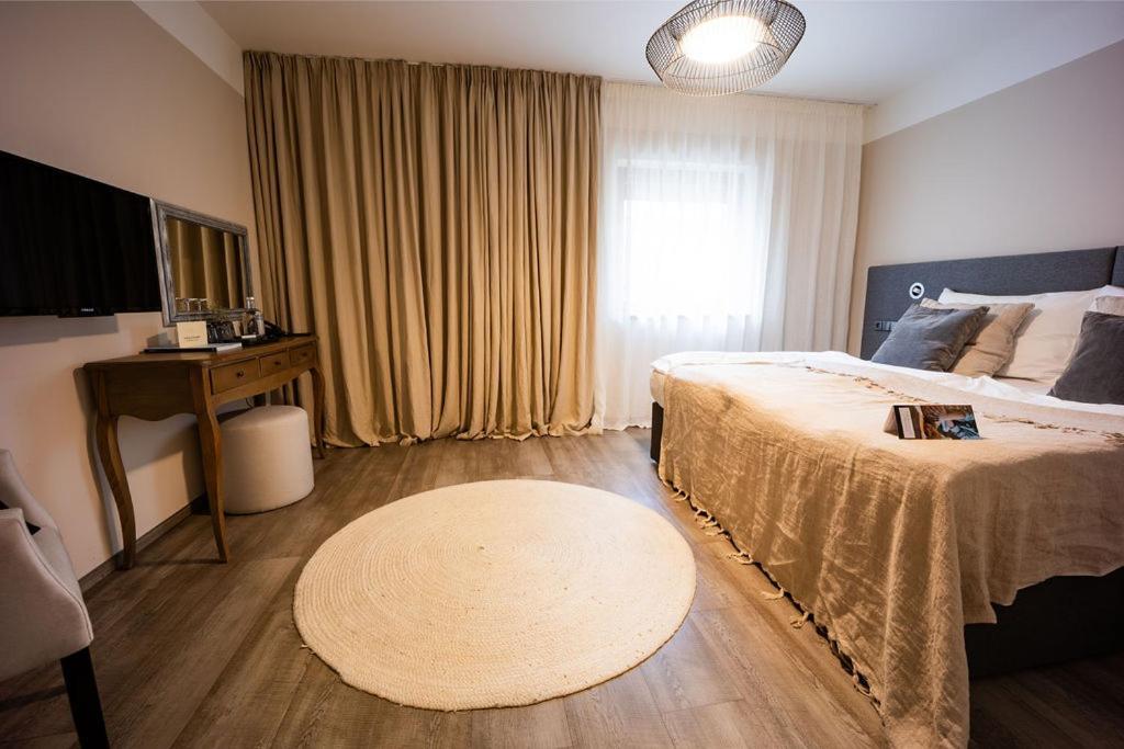Wellness Hotel Volarik Mikulov Esterno foto