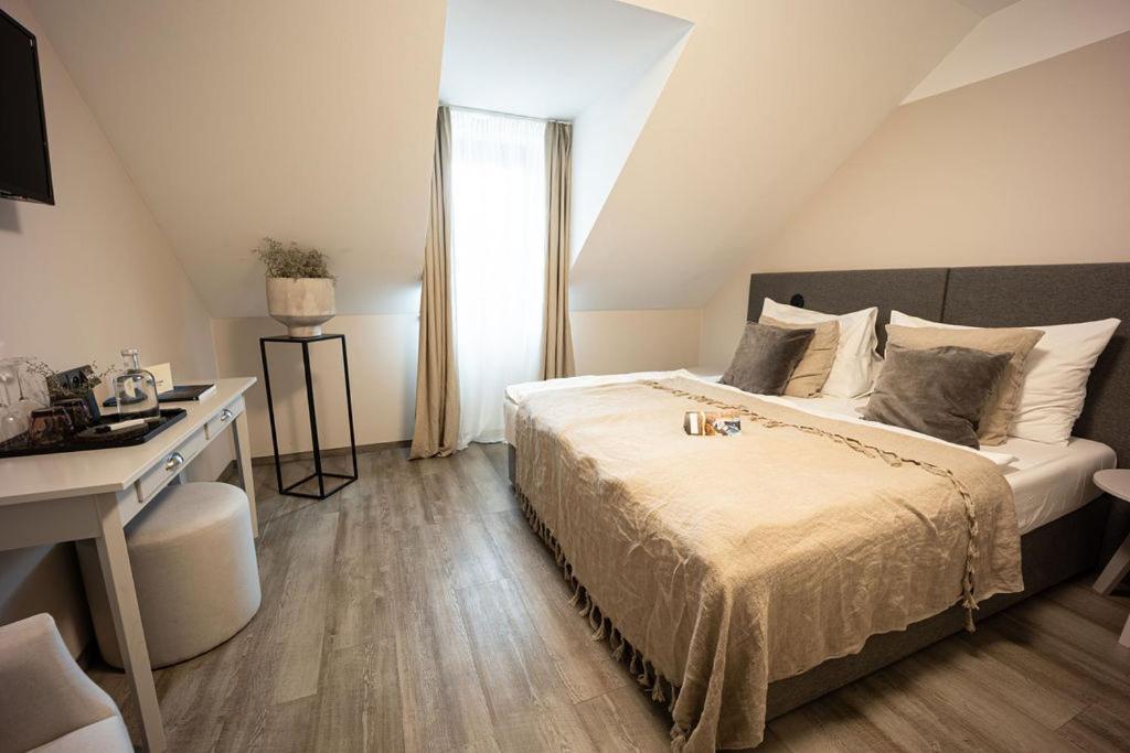 Wellness Hotel Volarik Mikulov Esterno foto