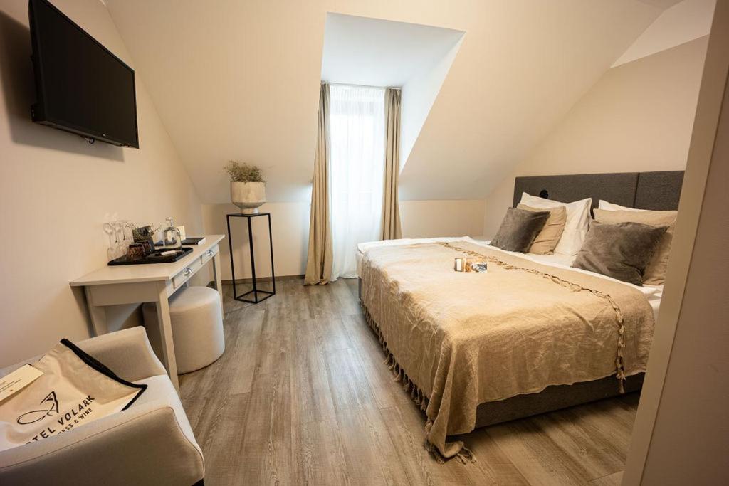 Wellness Hotel Volarik Mikulov Esterno foto